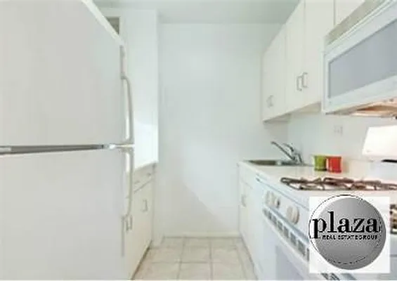 Rented by Plaza Real Estate Group | media 67