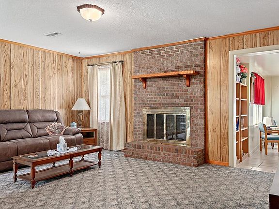 4th image of 103 Dover Ct