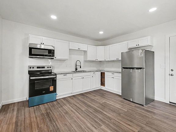 4th image of 108 W Seminary St