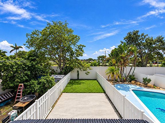 4th image of 9074 NW 35th Pl