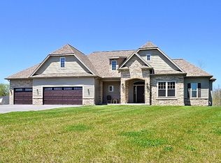 3 W Bellaqua Estates Dr, Rochester, NY 14624