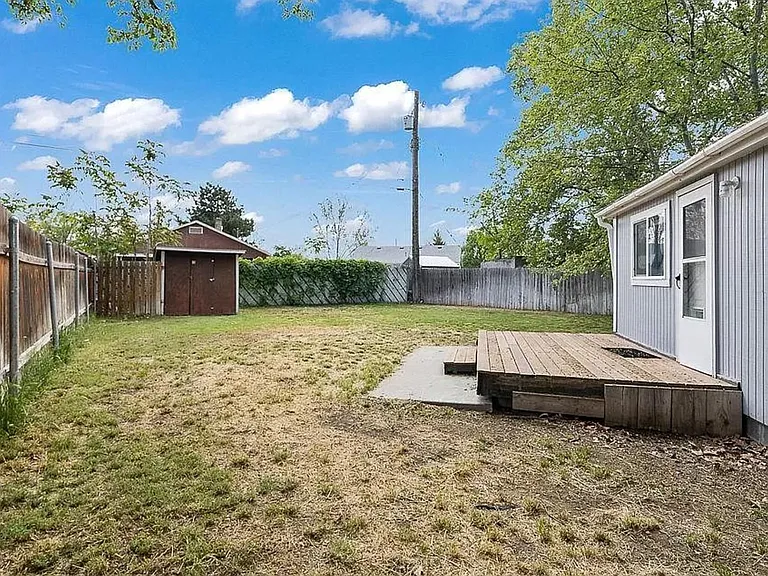 402 Snow Ave — Photo 8