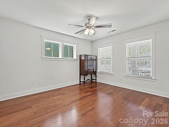 4th image of 347 Spring St