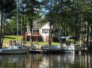 77 Sweetwater Dr, Prosperity, SC 29127