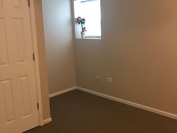 5th image of 6200 S Evans Ave #Three