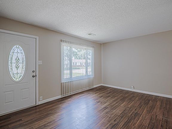 3rd image of 4113 Longfield Dr
