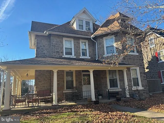 506 Trinity Pl photo 1