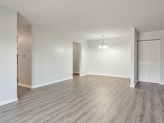 3rd image of 2907 La Salle Ave APT 4