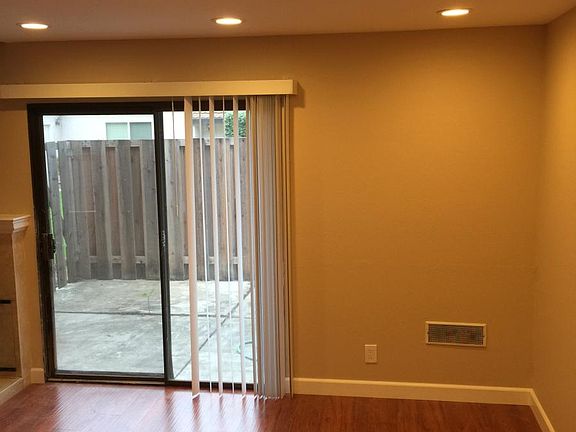 5th image of 2450 Rockridge Way