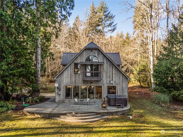 1124 Schwartz Road, Nordland, WA 98358