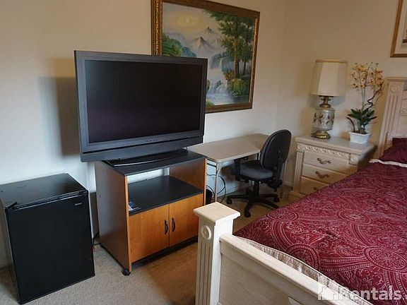 2nd image of 44439 Kingston Dr
