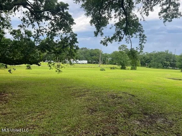 4803 Orchard Rd, Pascagoula, MS 39581