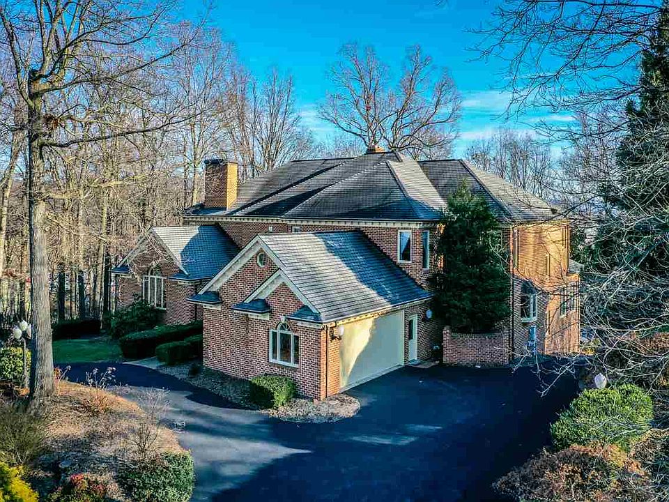 1st image of 132 Diamond Ct