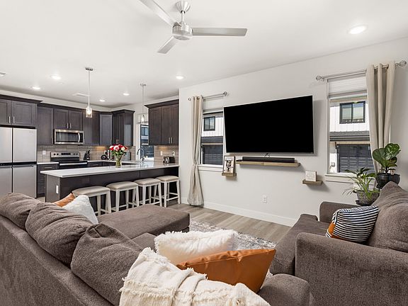 5th image of 2402 49th Avenue Ct #31-1