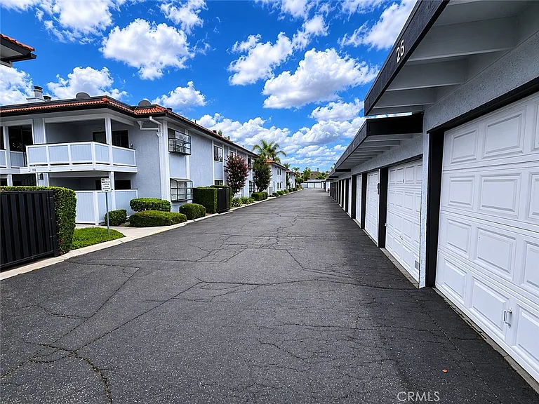 131 S Poplar Ave #26 — Photo 28
