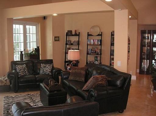 2nd image of 1058 Laguna Springs Dr