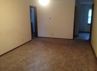 713 W Perry Dr, Mustang, OK 73064