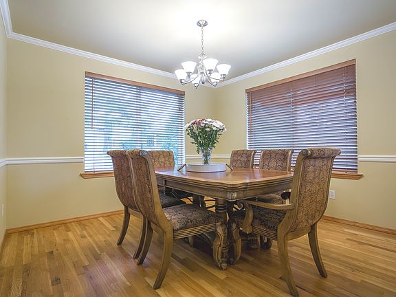 5th image of 17037 10th Ave NE