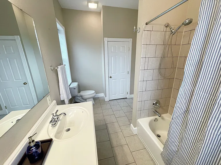 205 E Elm St — Photo 13
