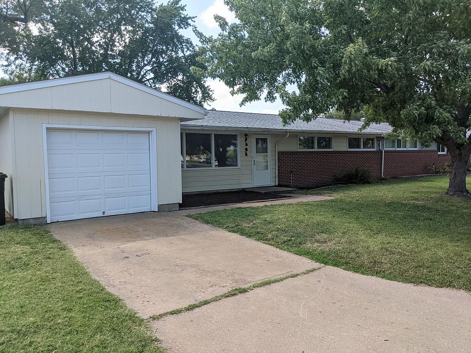 1st image of 3112 Canterbury Dr
