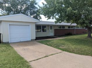 3112 Canterbury Dr, Salina, KS 67401