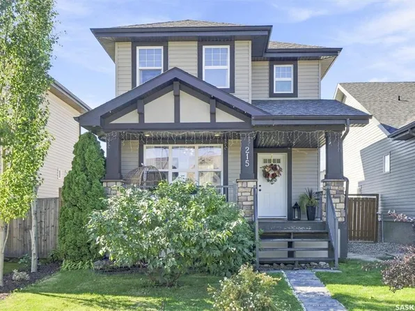 215 Coad MANOR, Saskatoon, SK S7R 0A7