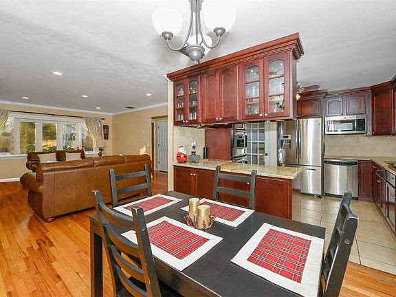 5th image of 747 Wenwood Dr
