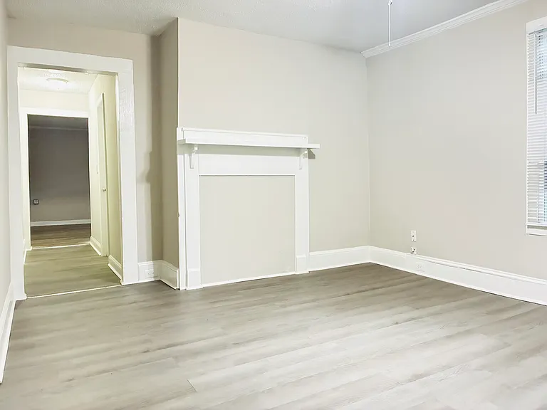 514 S Maple St — Photo 10
