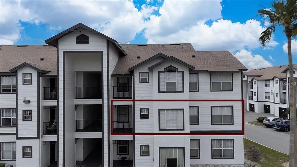2 bed, 2.0 bath, 1026 sqft, $1,400 — Photo 1