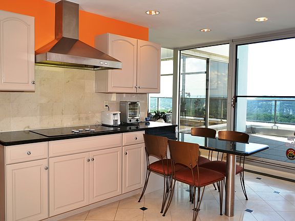 4th image of 1 Claridge Dr #Penthouse 21-1121