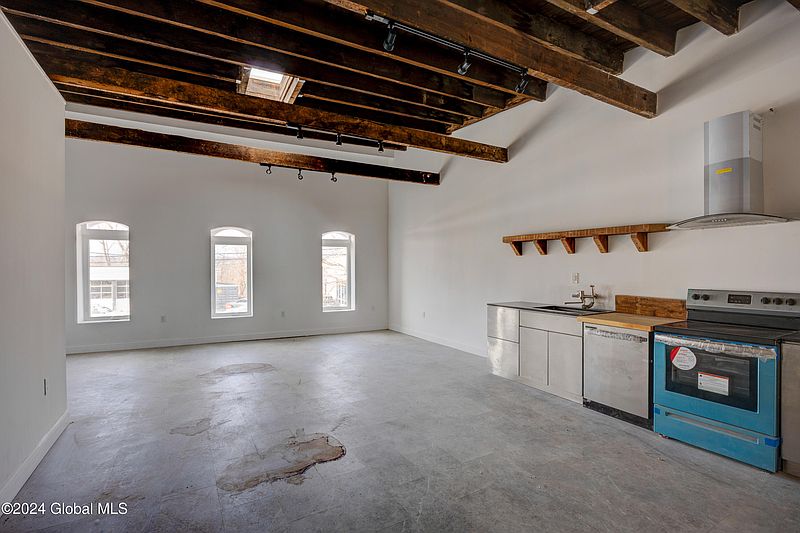 4th image of 648 River Street