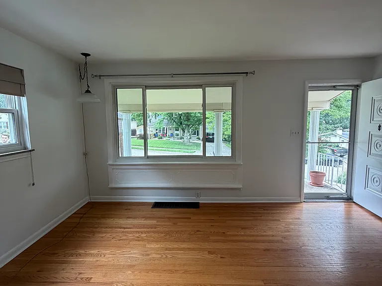 42 Alpine Dr — Photo 2