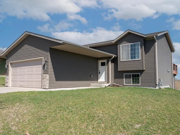 3927 Orchardview Ln NW, Rochester, MN 55901