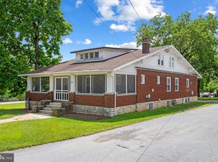 18 E Chatsworth Ave, Reisterstown, MD 21136