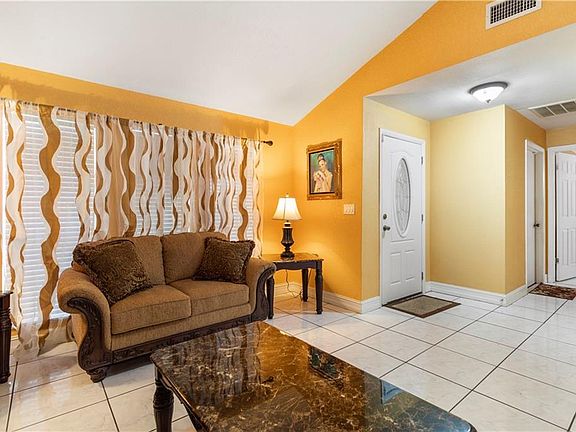 4th image of 2226 Cinnamon Way N