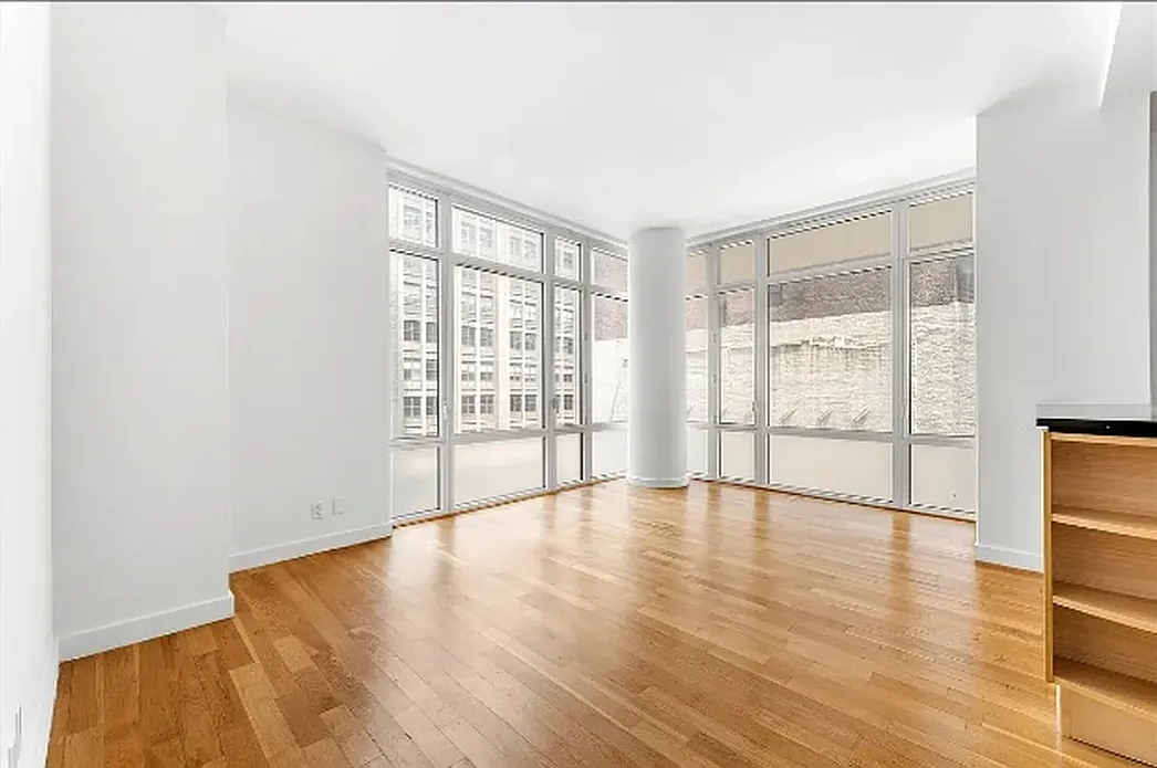 325 Fifth Avenue — Photo 2