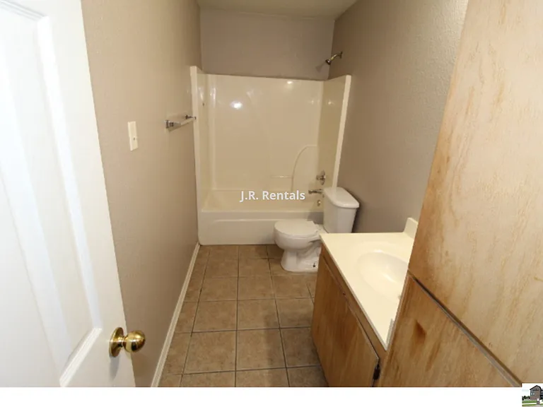 304 Jeff Gordon Dr #A — Photo 15