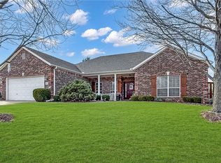 1661 N Cannondale Dr, Fayetteville, AR 72704