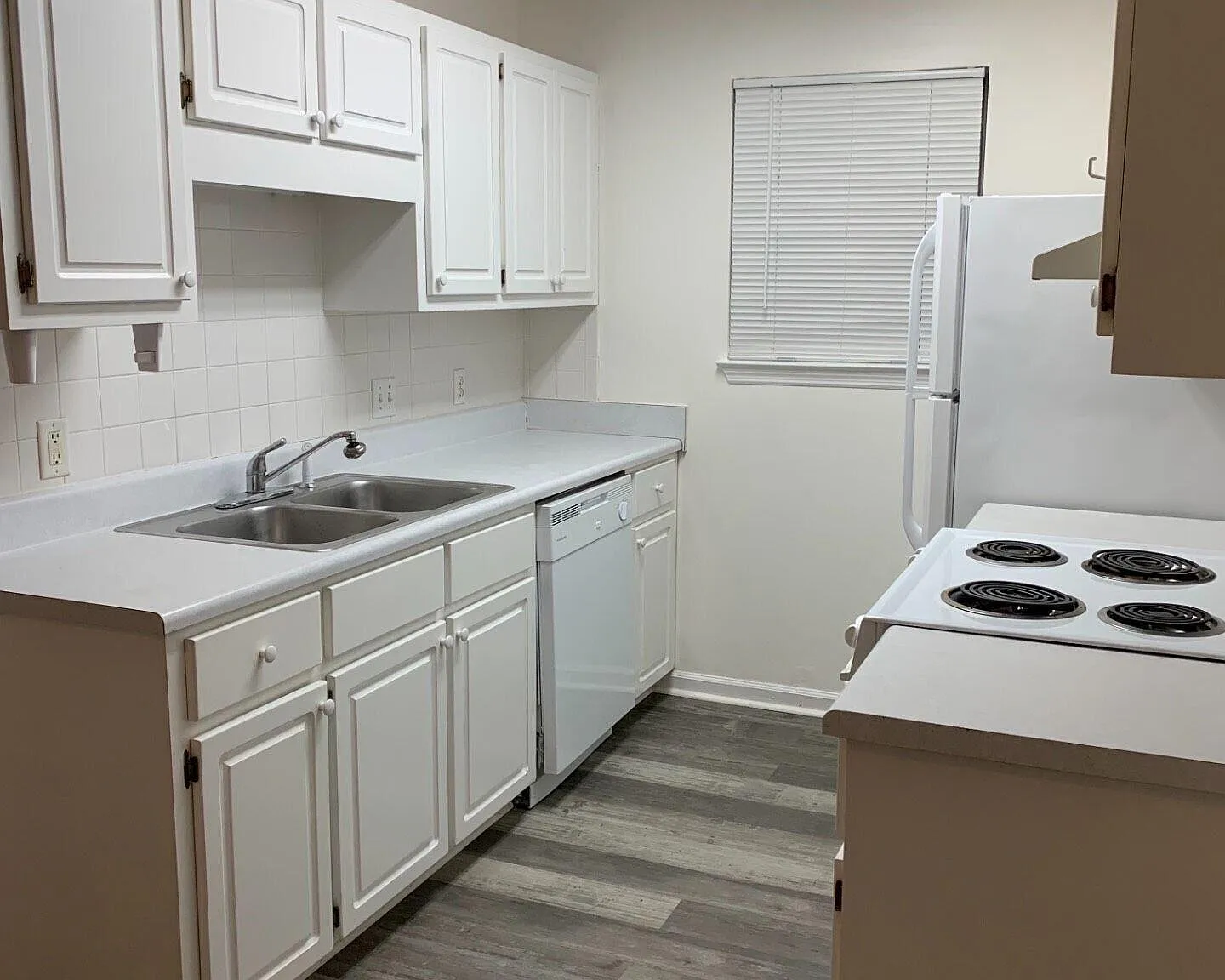 2 bed, 1130 sqft, $1,300 — Photo 4