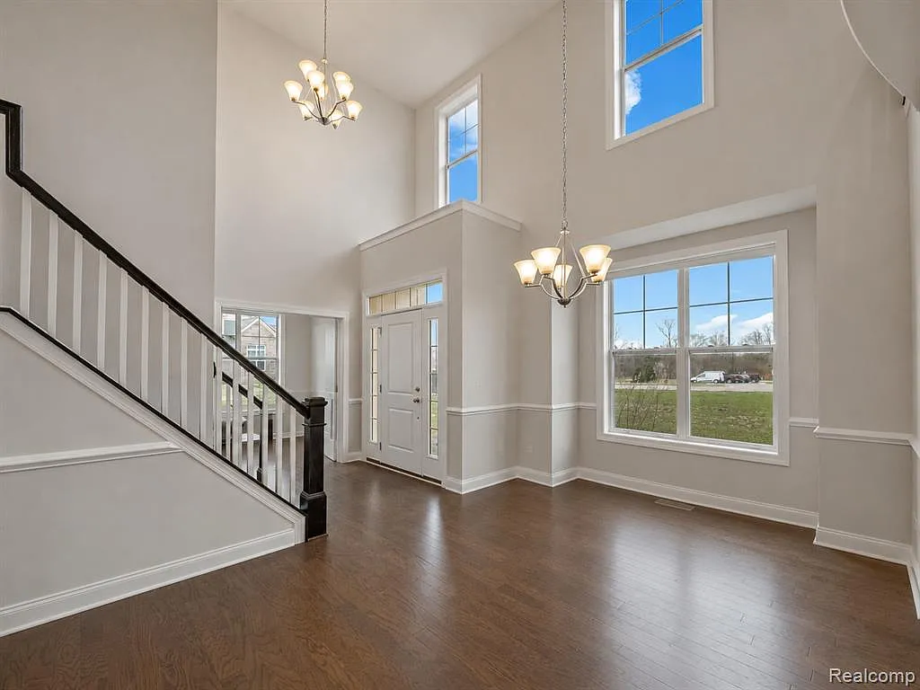 3219 Brackley Dr — Photo 3