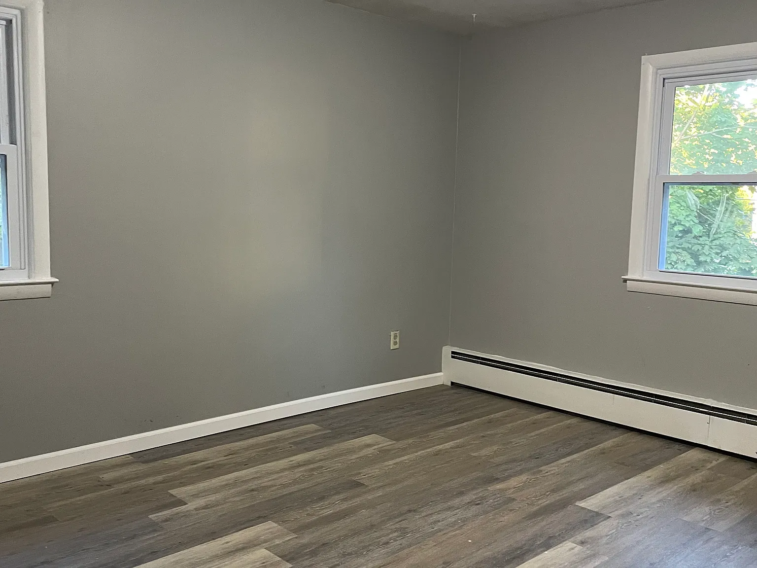 139 Middle Tpke W — Photo 2