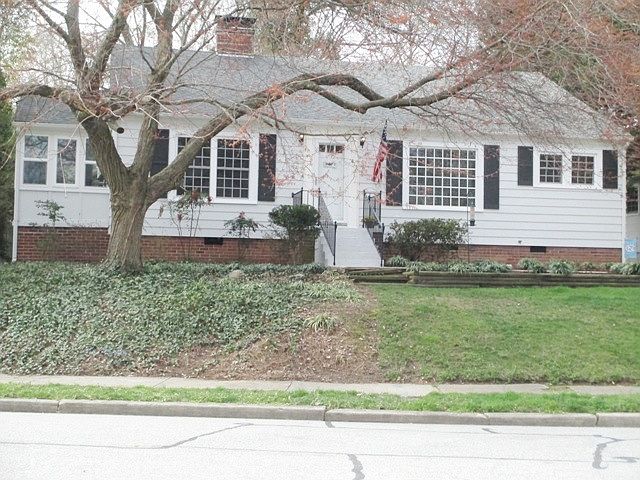 1st image of 413 Mimosa Dr