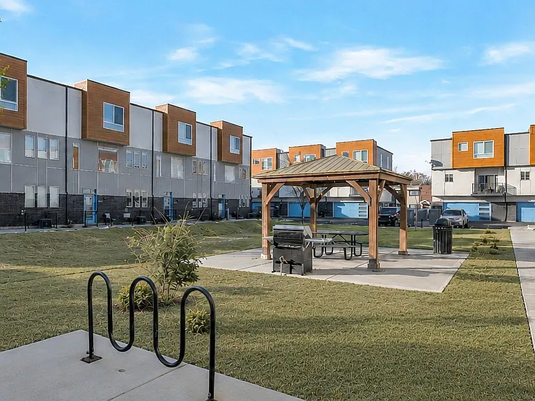 Tapestry Townhomes — Photo 9