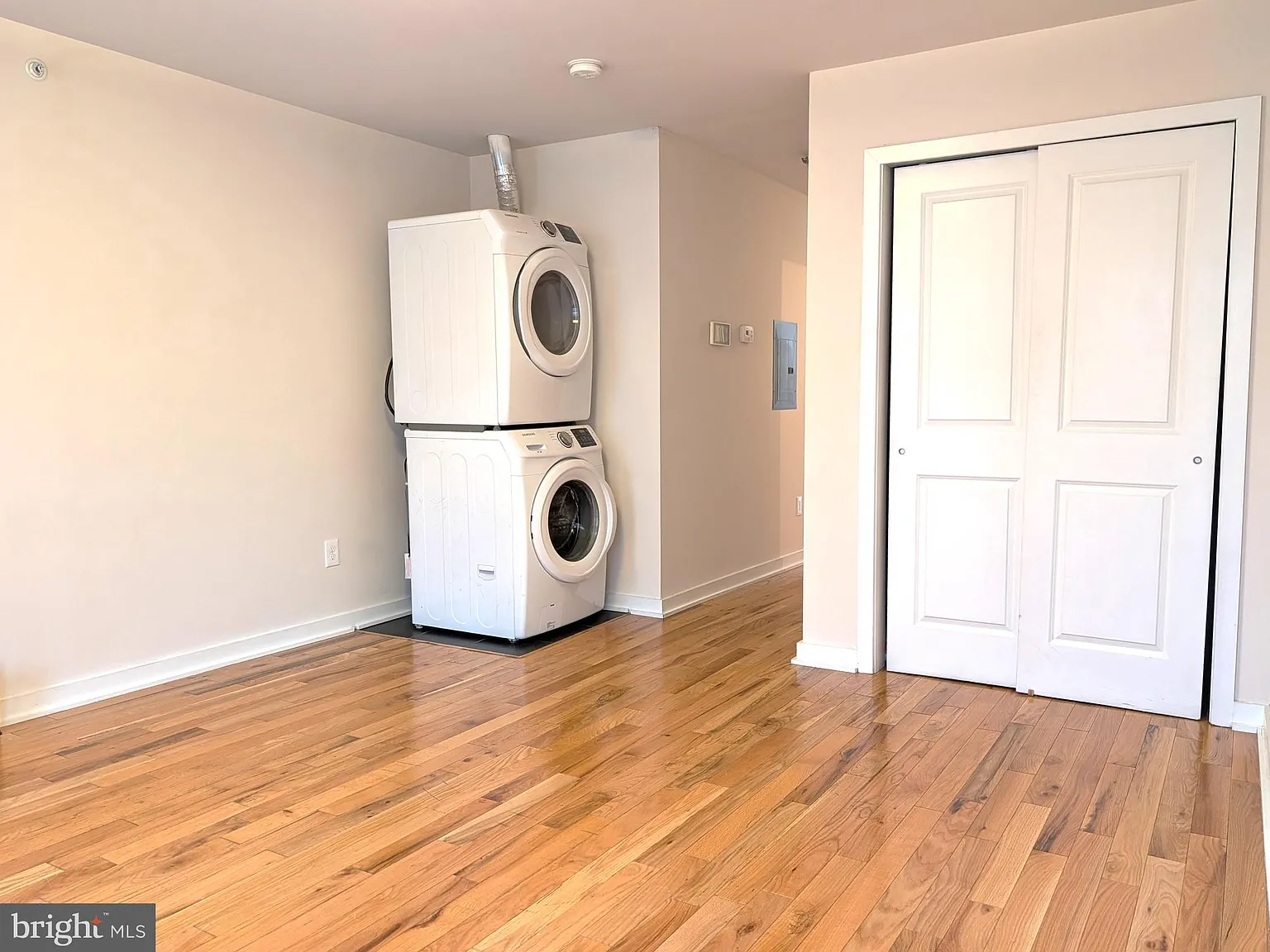 Studio, 500 sqft, $1,300 — Photo 3