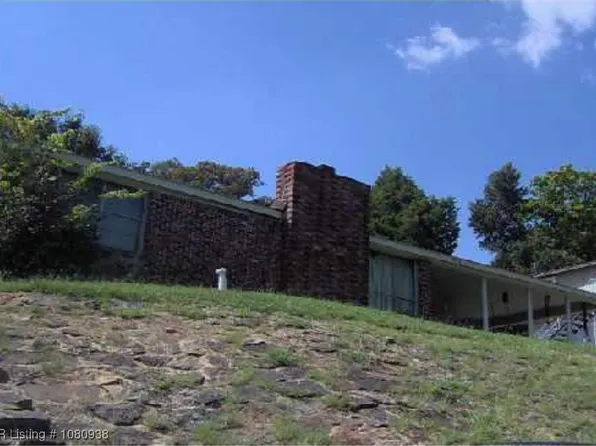 603 N 9th St, Van Buren, AR 72956