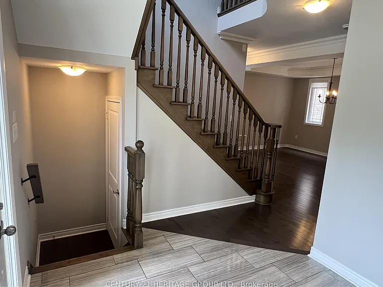 860 Elvidge Trl — Photo 4