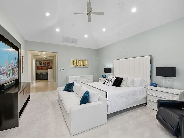 720 Isle Of Palms Dr — Photo 37