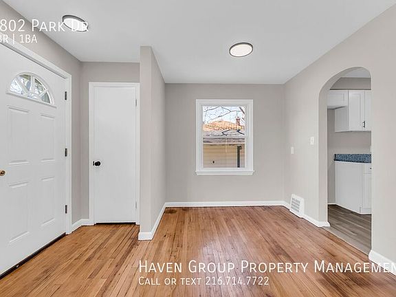 4th image of 3802 Park Dr