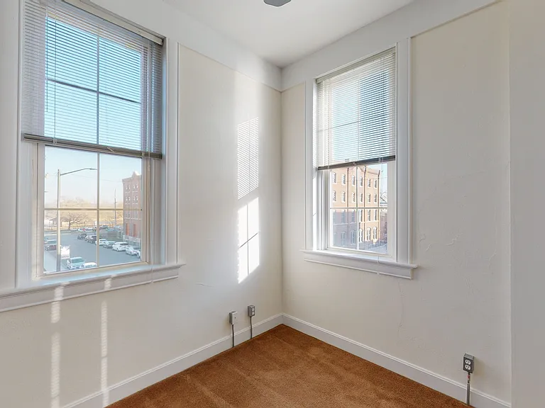 320 S 2nd St — Photo 13