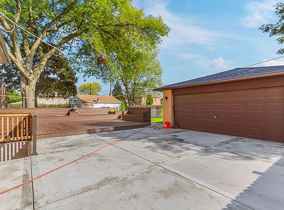 5th image of 3827 W Fitch Ave